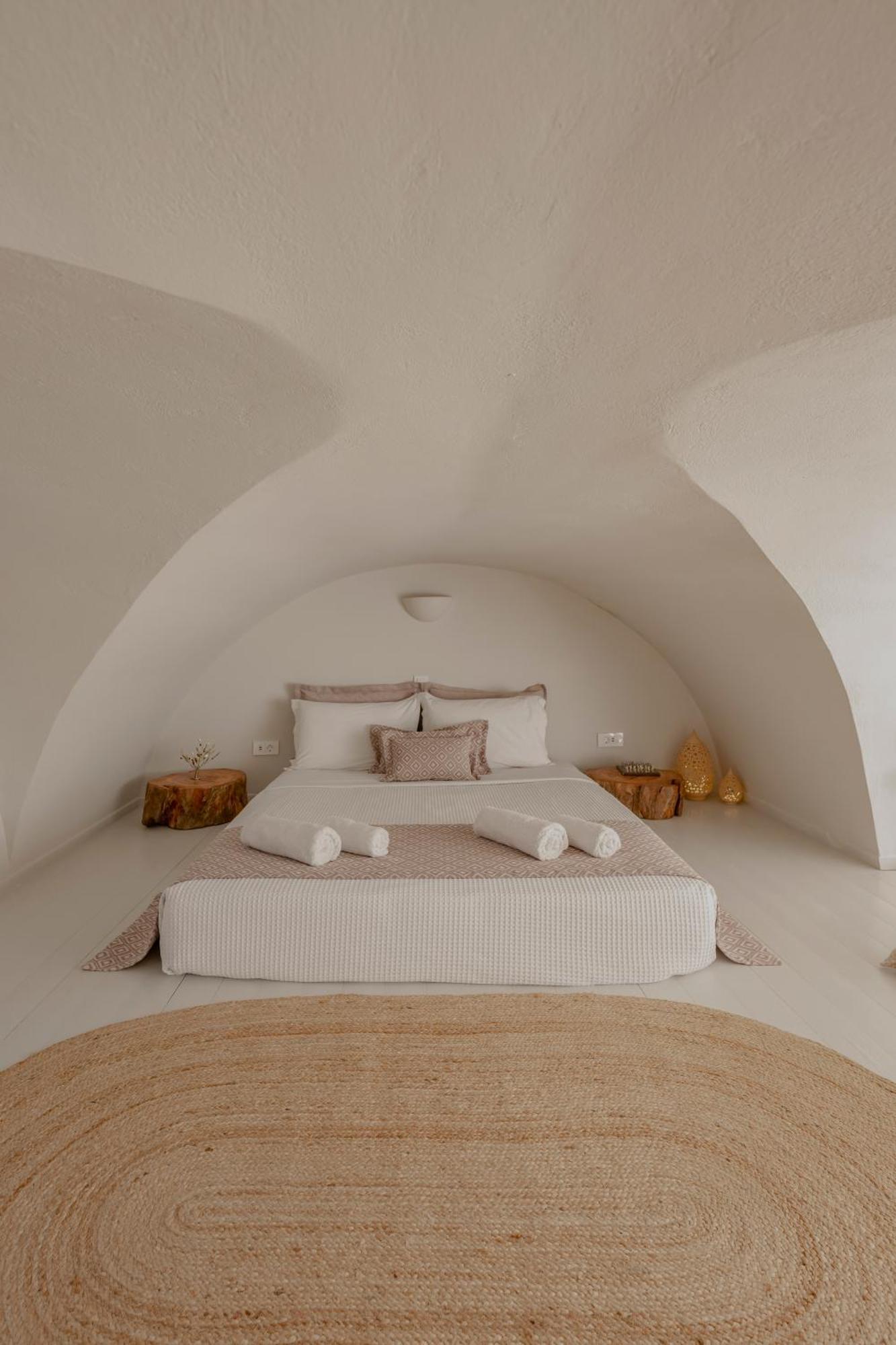 Michelangelo Beach Villa Oia  Exterior photo