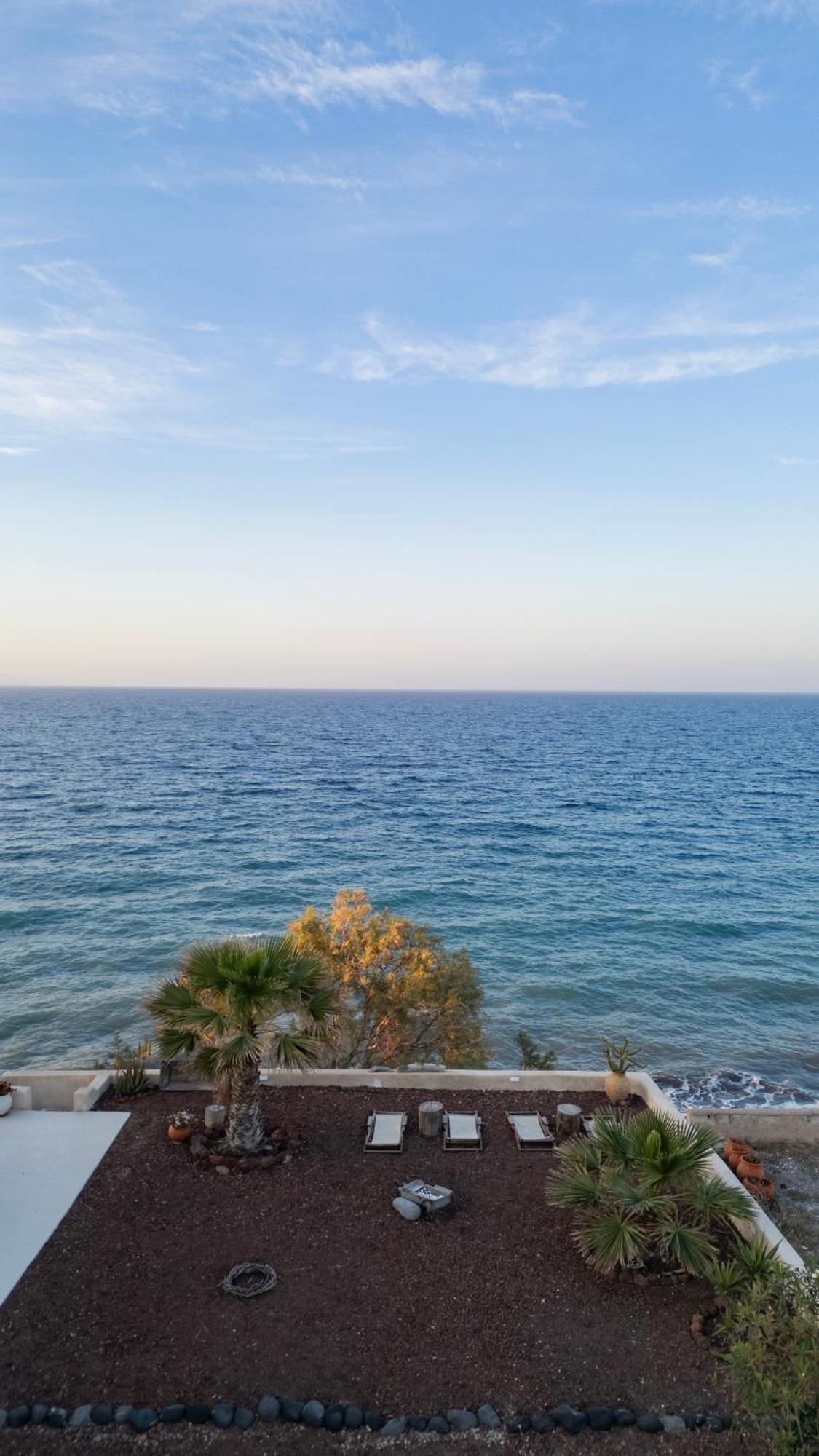 Michelangelo Beach Villa Oia  Exterior photo