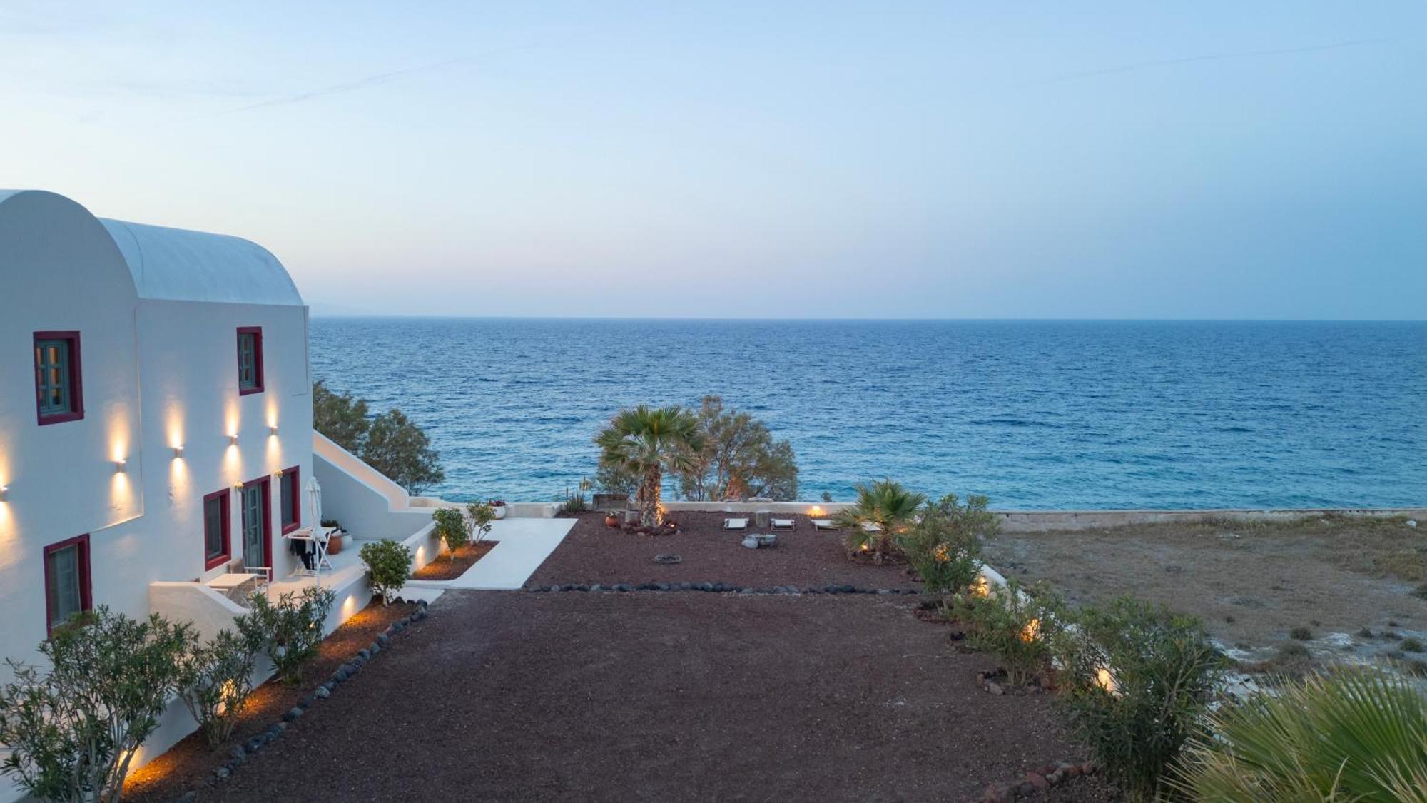 Michelangelo Beach Villa Oia  Exterior photo