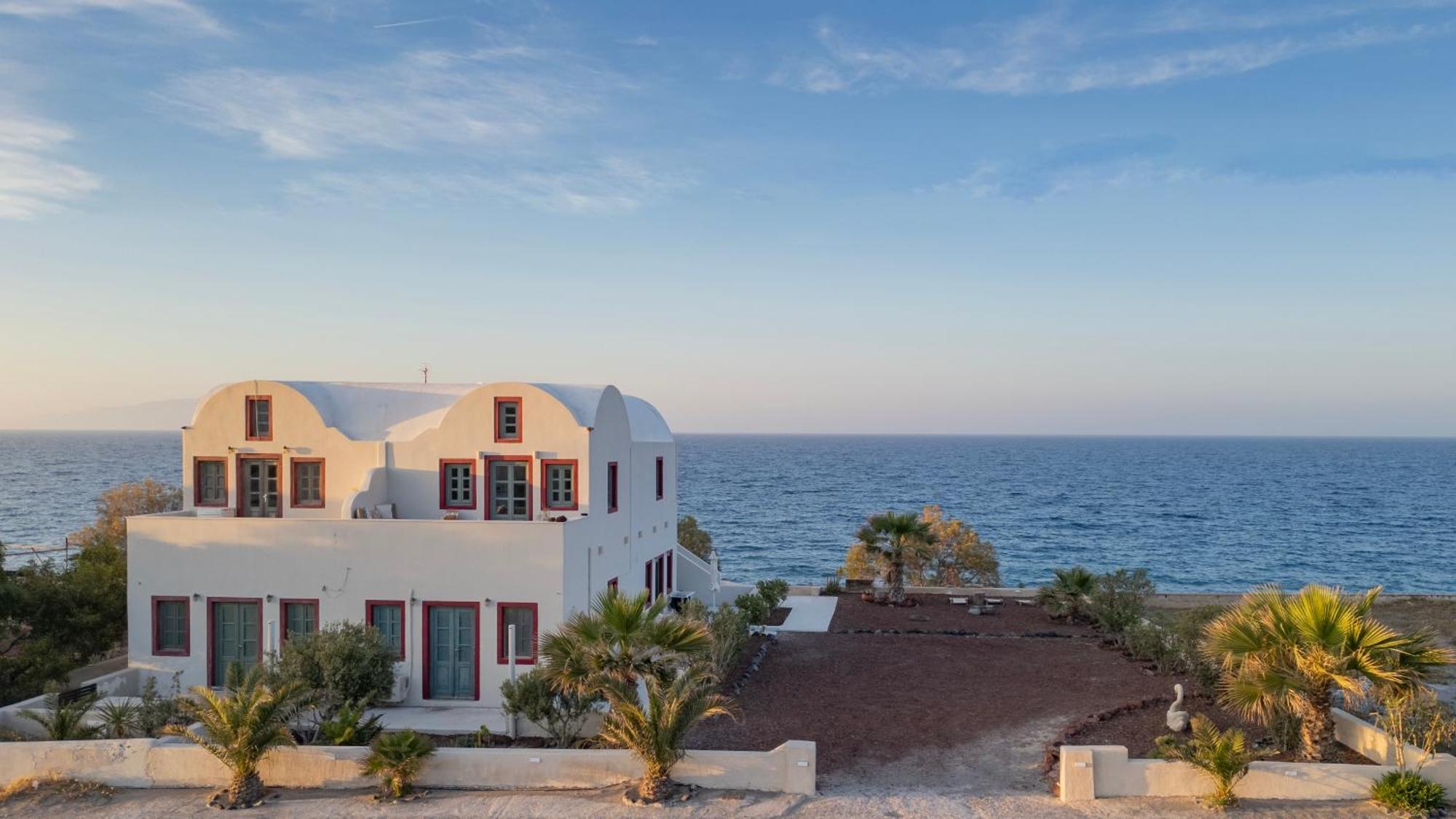 Michelangelo Beach Villa Oia  Exterior photo